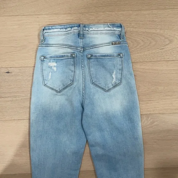 KanCan light wash 24+NWT - Picture 9 of 12